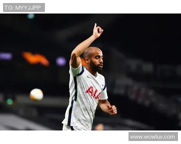 热刺足球明星高清图片集锦展现球场风采与激情瞬间