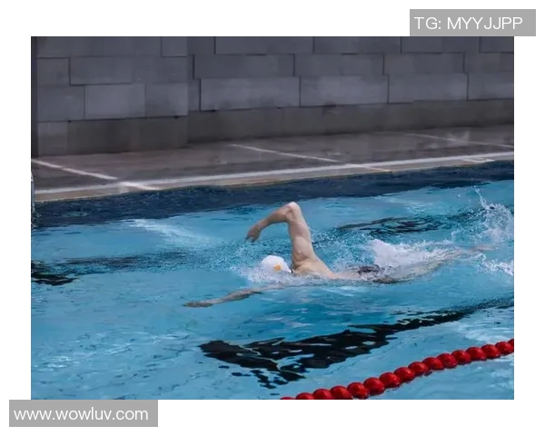 孙杨如何在泳池中不断突破自我打破世界纪录的传奇之路