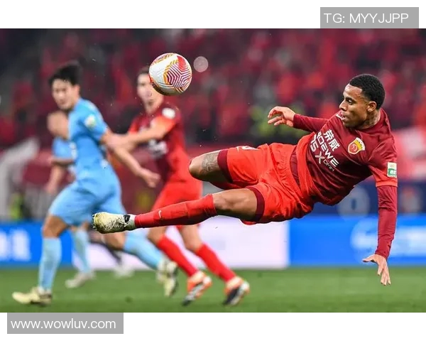 足球明星的时尚选择帽子背后的故事与潮流趋势分析 足球明星的时尚选择帽子背后的故事与潮流趋势分析