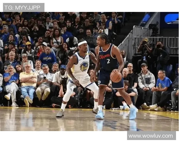 勇士与快船对决在即1月11日激战揭幕期待精彩表现 勇士与快船对决在即1月11日激战揭幕期待精彩表现